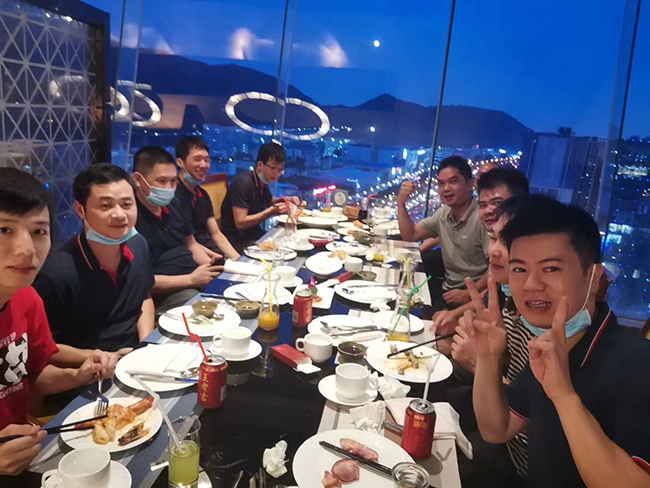 叼嘿视频免费下载聚餐照片